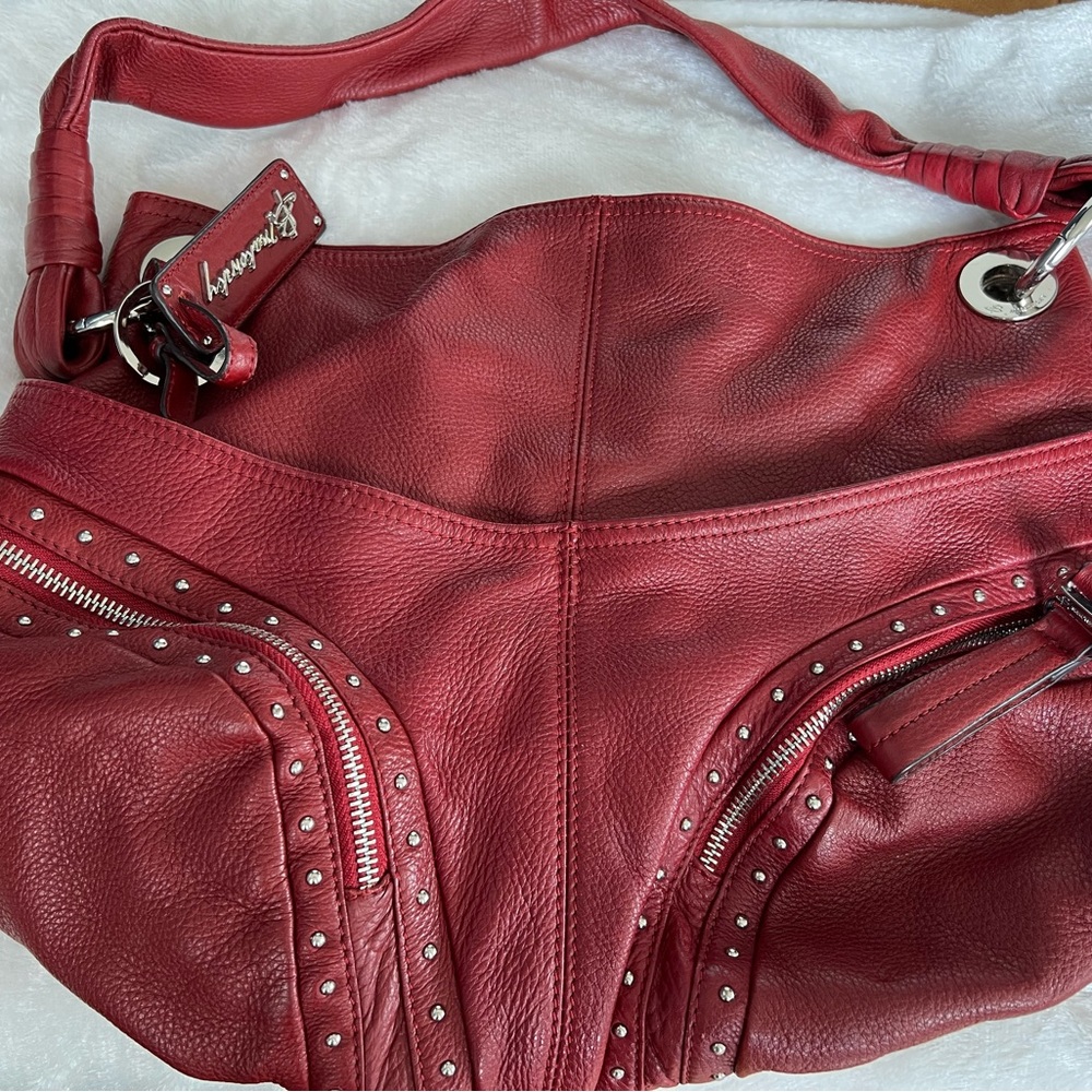 B. Makowsky red shoulder bag